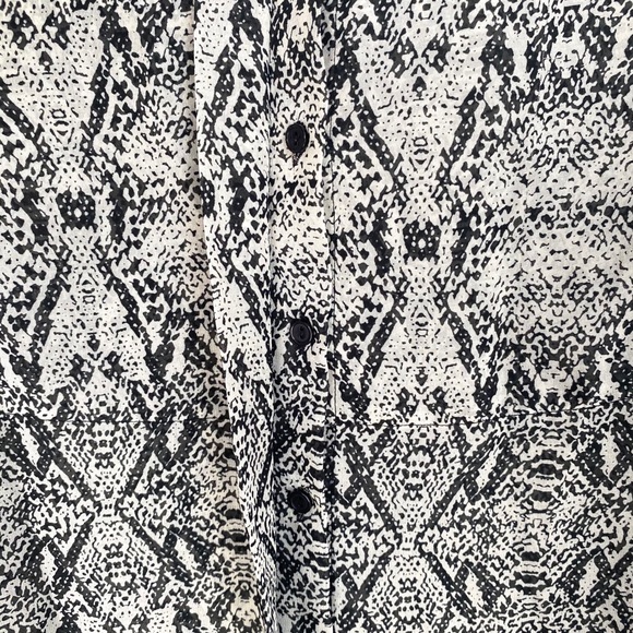 Snake Print Button Up 🐍 - Picture 5 of 6